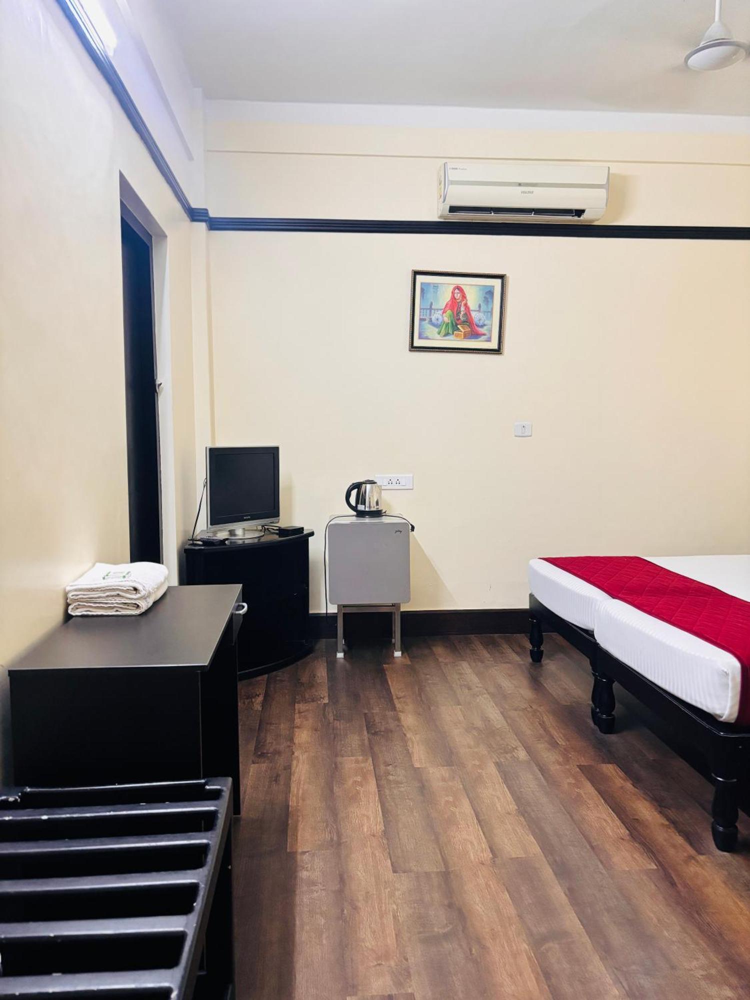 Maharani Hotel Kozhikode Bagian luar foto