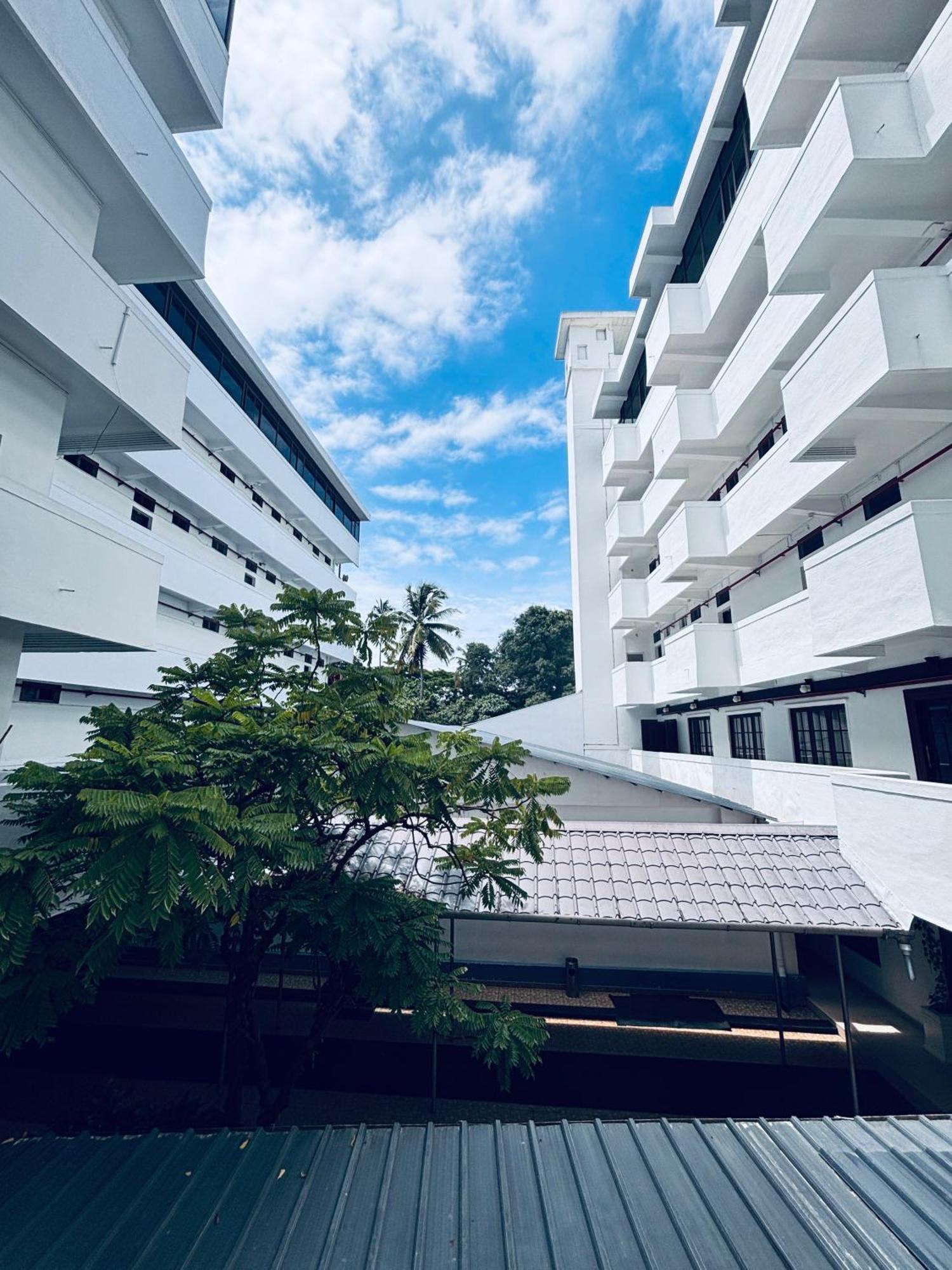 Maharani Hotel Kozhikode Bagian luar foto