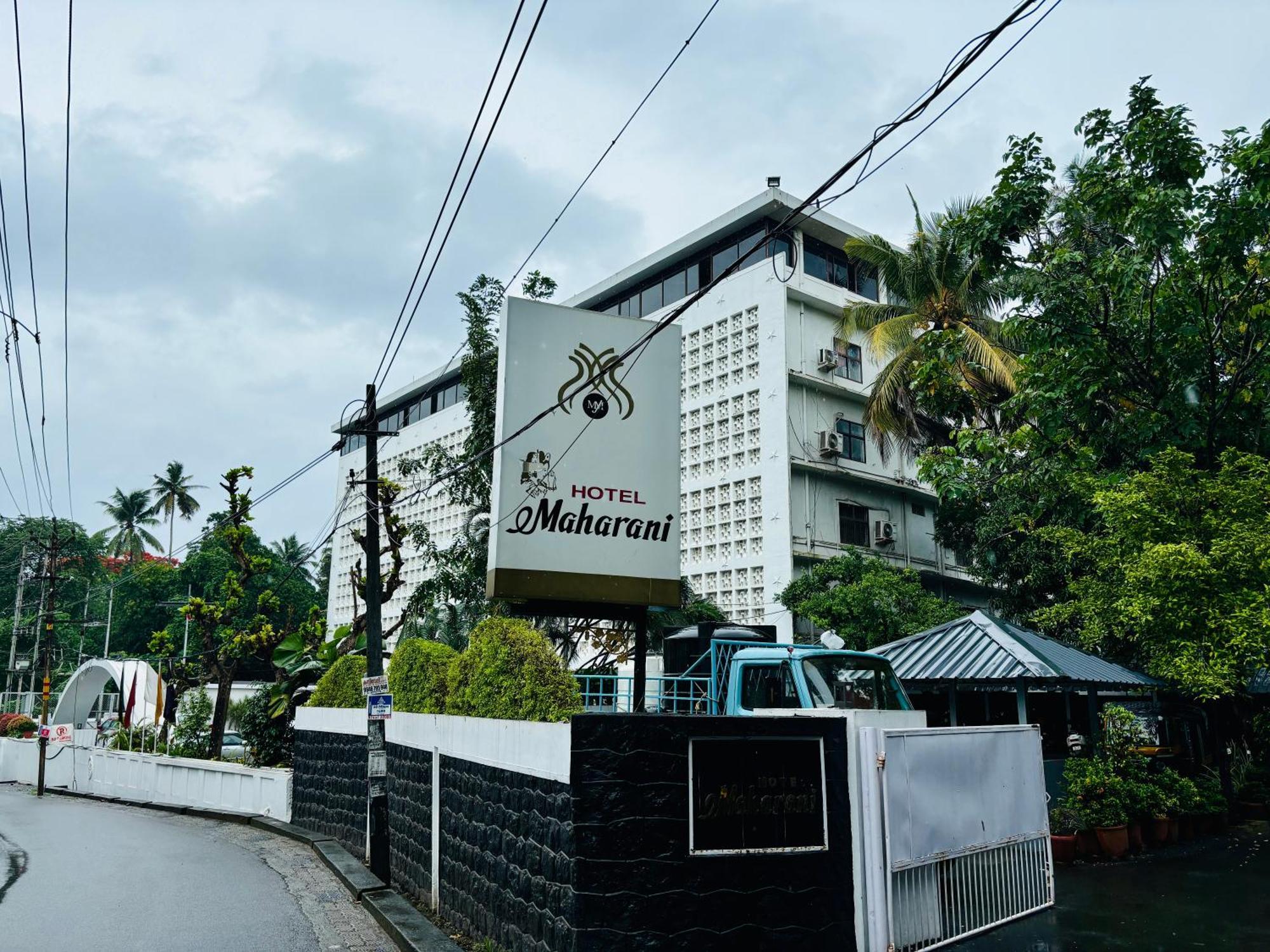 Maharani Hotel Kozhikode Bagian luar foto